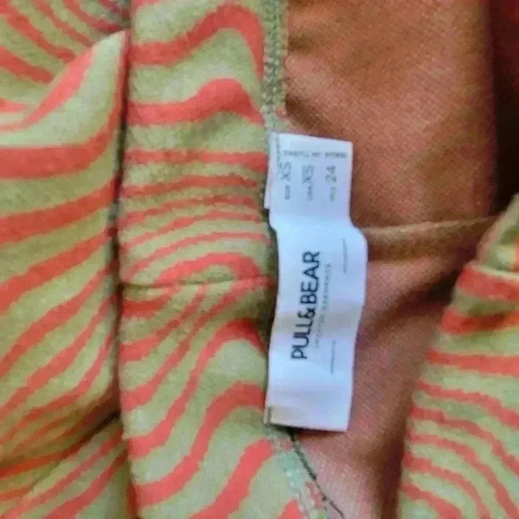 Beautiful! Pull & Bear Printed Flares - Size XS Dark Lime / Orange Color - Picture 3 of 8